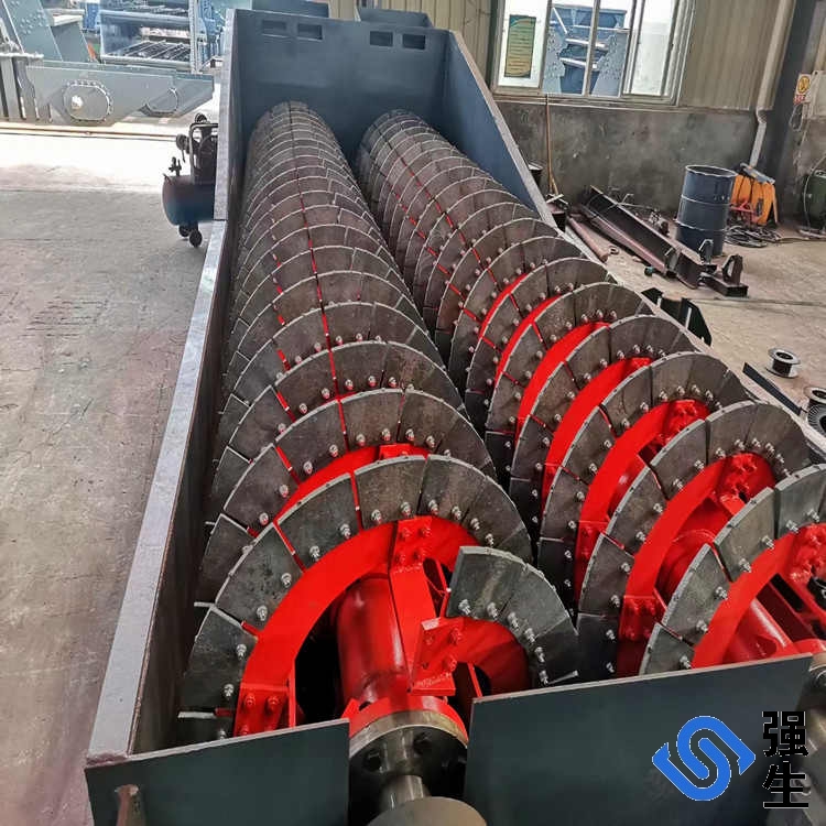 15KW絞龍雙螺旋式洗砂機(jī)是山東濱州強(qiáng)生重工(咨詢13793898555)主打品牌產(chǎn)品,其是生產(chǎn)銷售于一體的科技型水輪式洗砂機(jī)企業(yè),廠家直銷價(jià)格優(yōu)惠一件可發(fā)貨,誠(chéng)信廠家,歡迎新老客戶到廠實(shí)地參觀